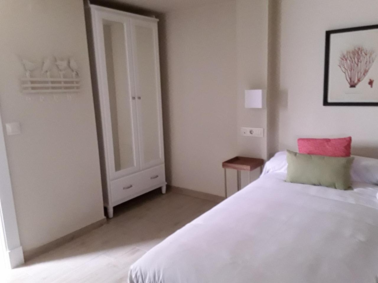 Punta Carnero Hostal アルヘシラス エクステリア 写真