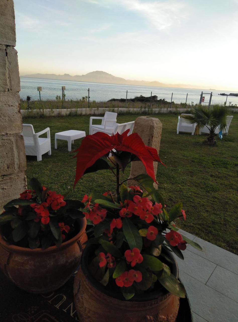 Punta Carnero Hostal アルヘシラス エクステリア 写真